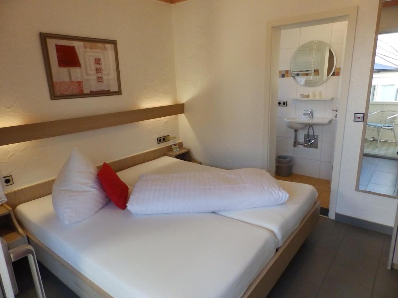 H41 Inn Hotel Garni Freiburg (Adults Only) Gundelfingen  Exterior photo